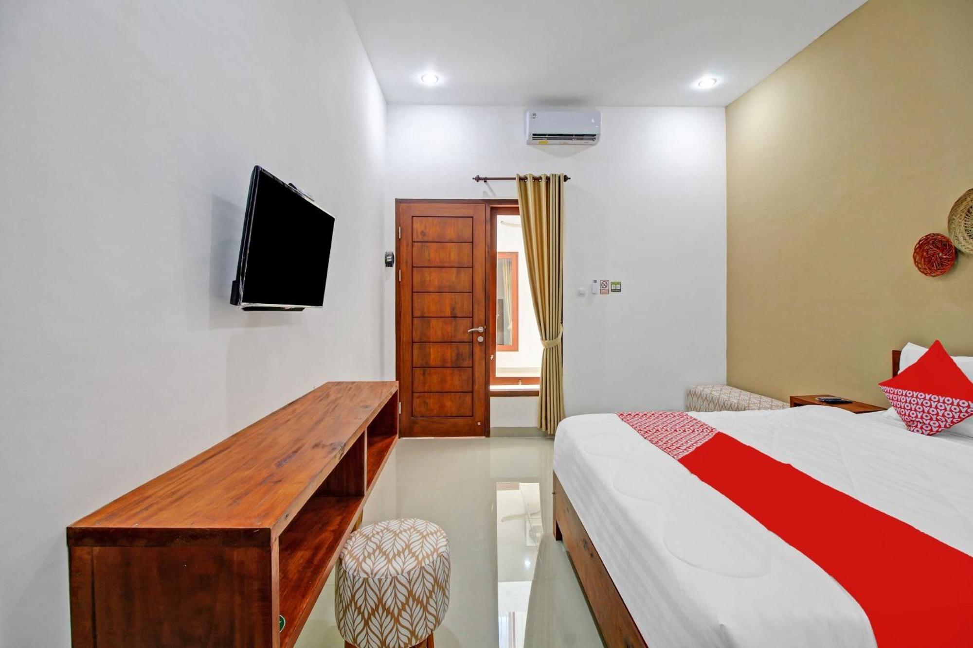 OYO 90820 Madania Guesthouse Syariah Mataram Bagian luar foto