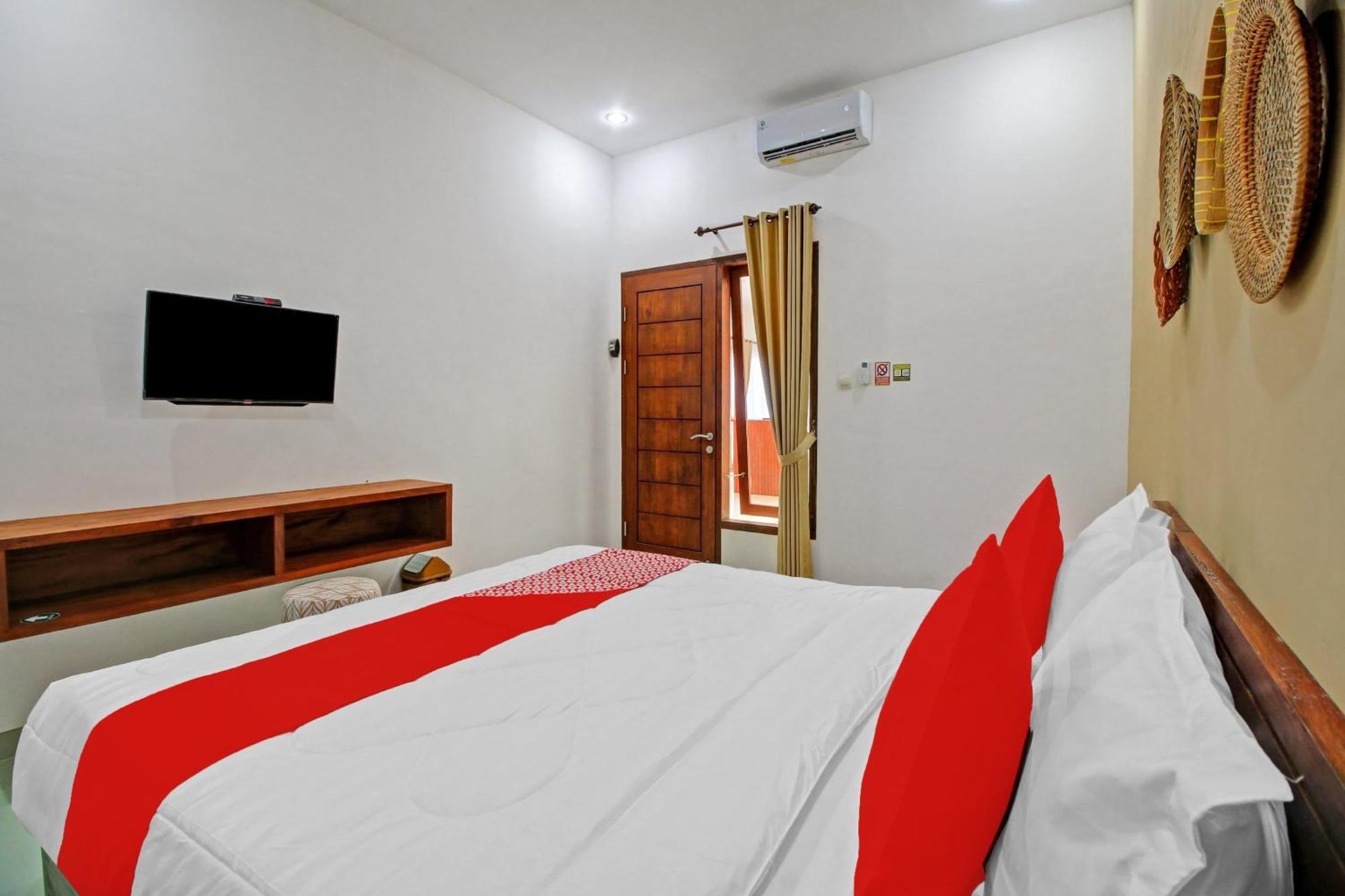 OYO 90820 Madania Guesthouse Syariah Mataram Bagian luar foto