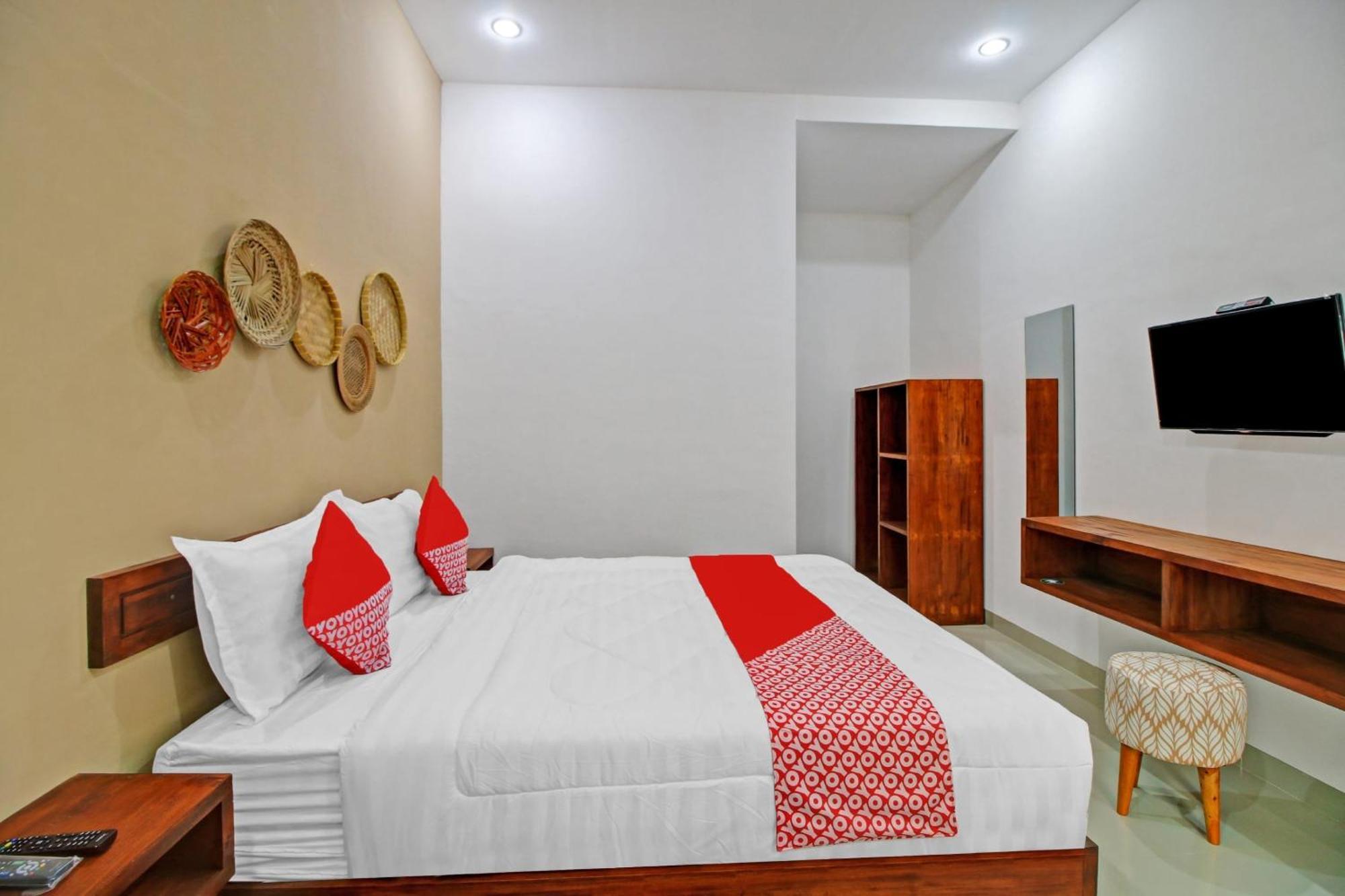 OYO 90820 Madania Guesthouse Syariah Mataram Bagian luar foto
